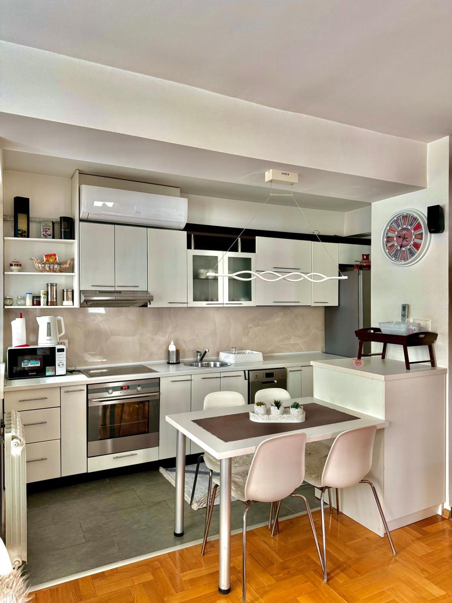Appartamento Modern & Cozy Skopje Esterno foto